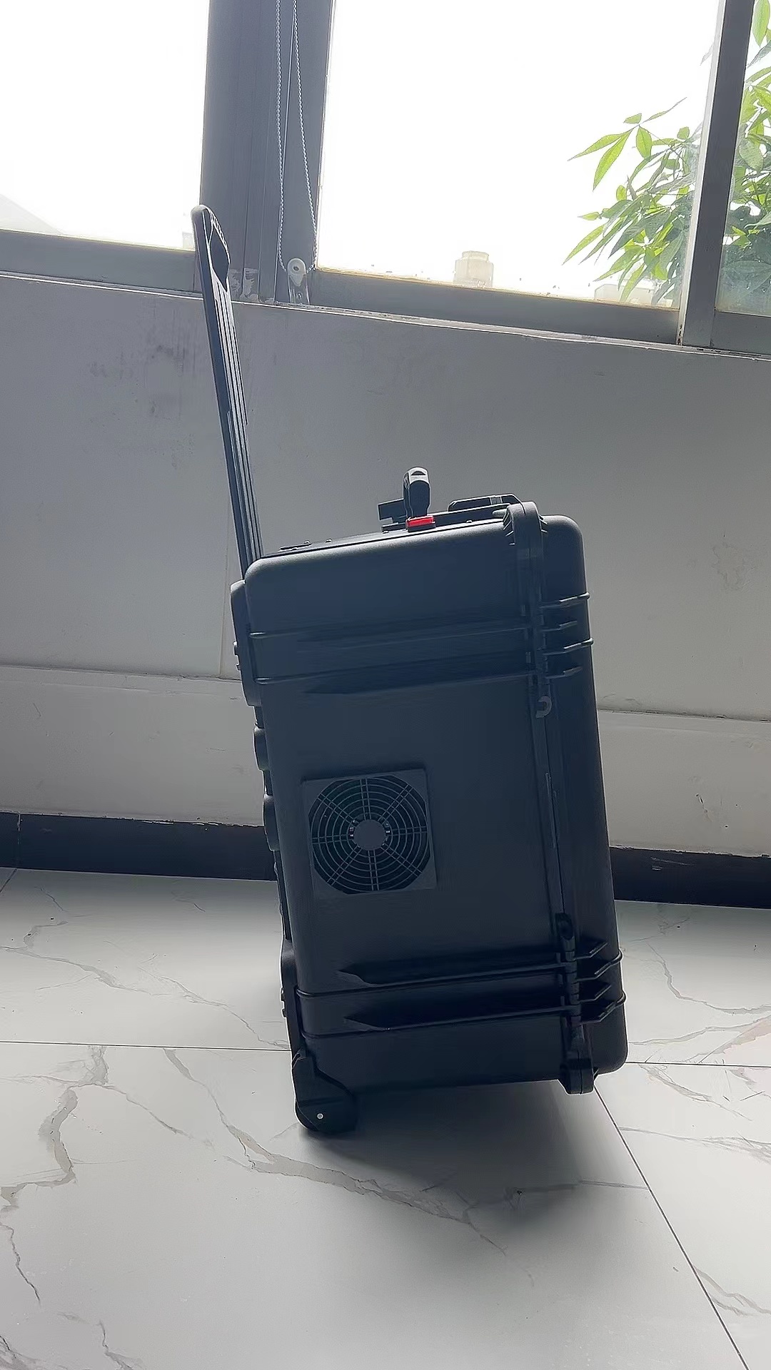 若羌手拉箱型移动通信干扰器